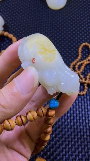 新疆和田玉籽料招财貔貅把件,天然洒金皮,肉质细腻油润,喜欢来询!